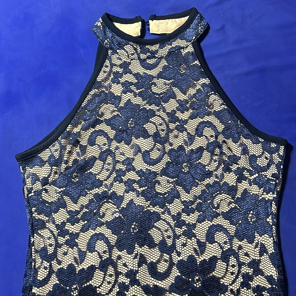 Beige and blue sleeveless lace midi cocktail dress Size M